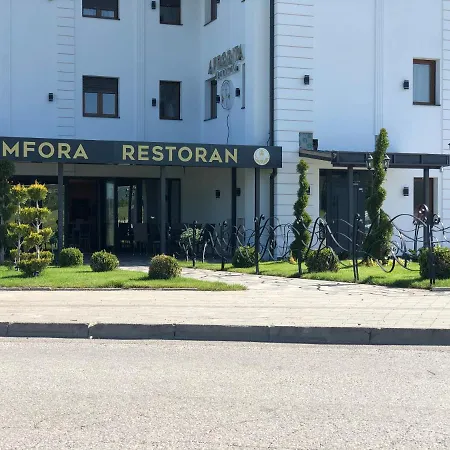 Hills Star Wellness & 4*