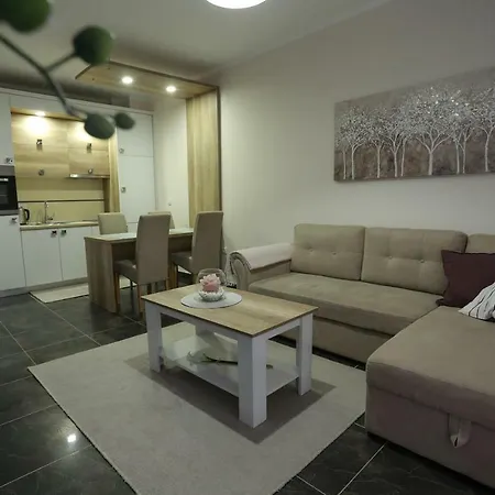 Aparthotel Hills Star Wellness &